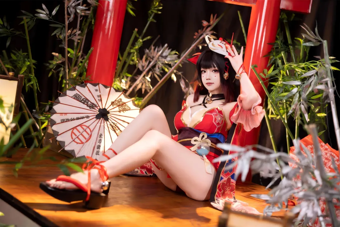 6k花火cos壁纸｜日式鸟居竹林背景图片 - 真人写真「哲风壁纸」