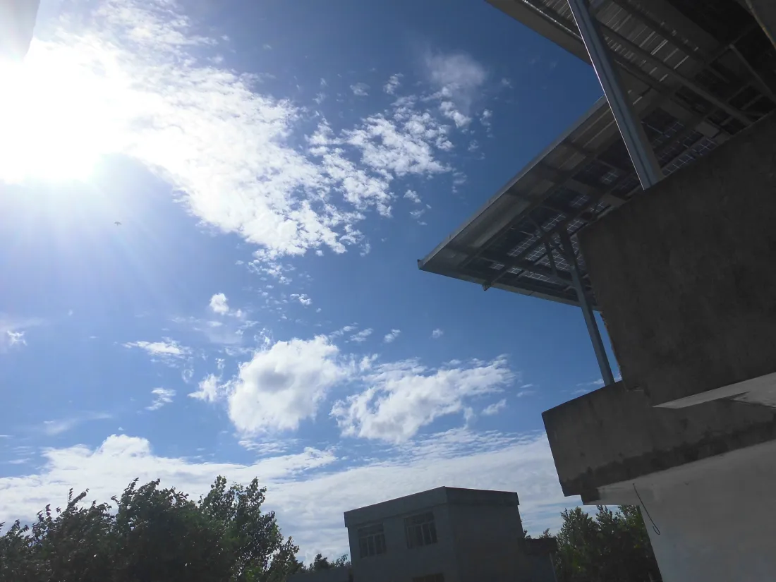 5k晴朗天空壁纸｜蓝天白云背景图片 - 城市风光「哲风壁纸」