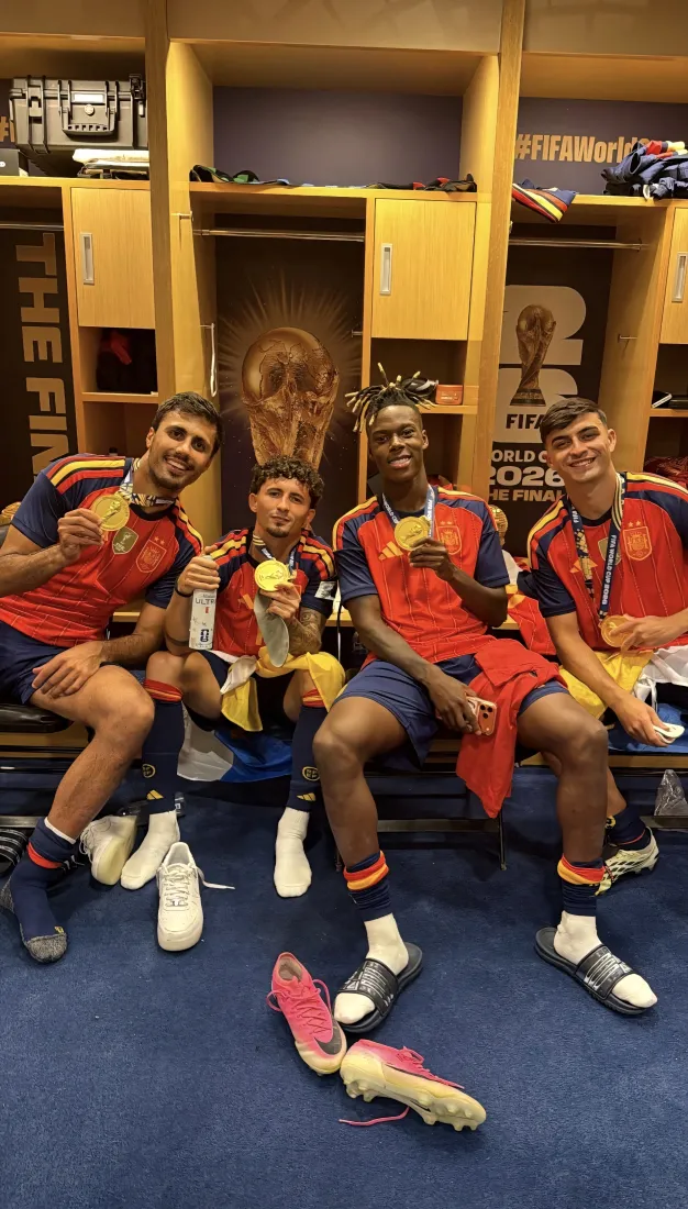 西班牙国家队手机壁纸｜2026世界杯夺冠背景图片 - 斗牛士加冕「哲风壁纸」