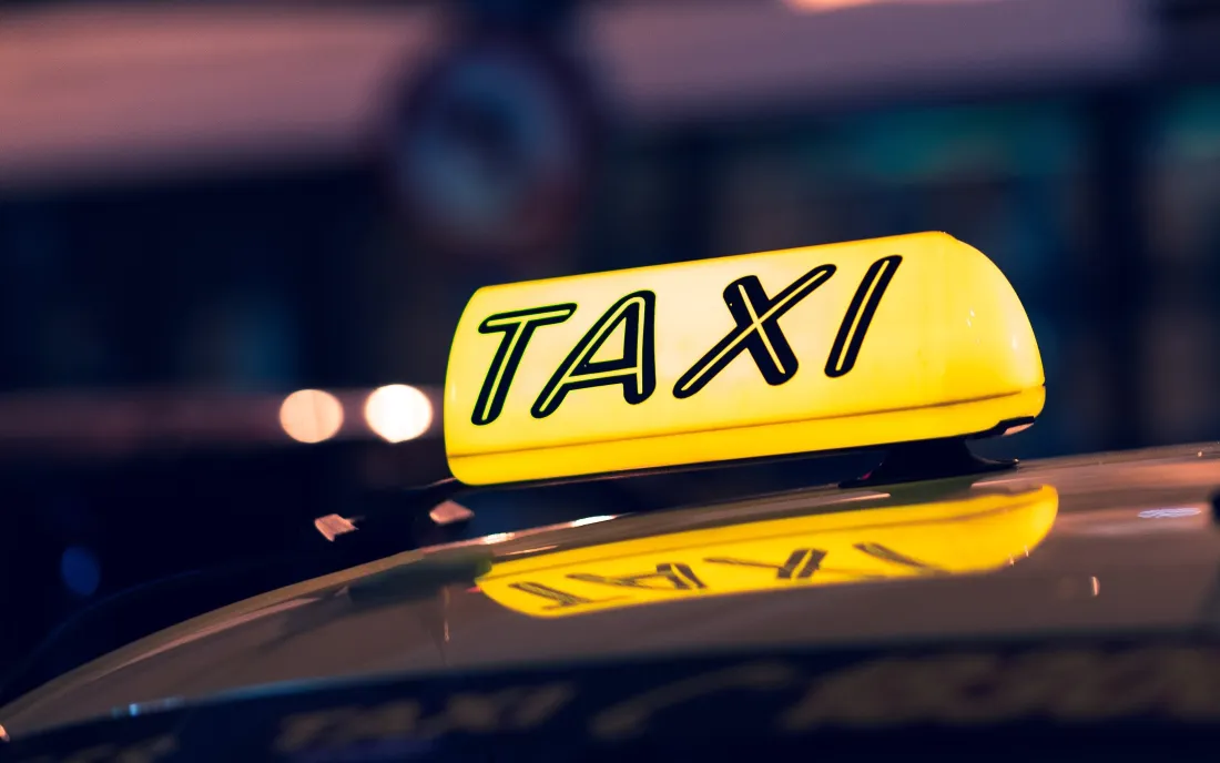 3kTAXI壁纸｜黄色出租车顶灯背景图片 - 城市夜晚街景「哲风壁纸」