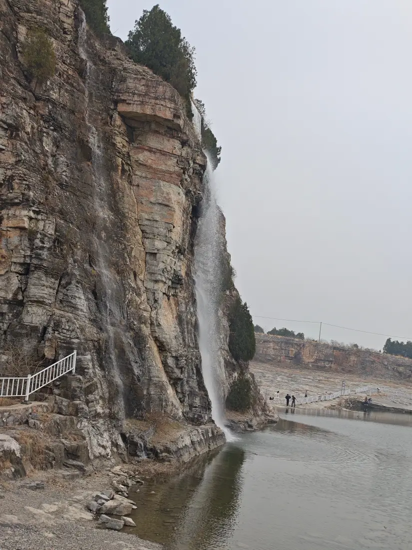 悬崖瀑布手机壁纸｜山川河流自然风光背景图片 - 户外景观「哲风壁纸」
