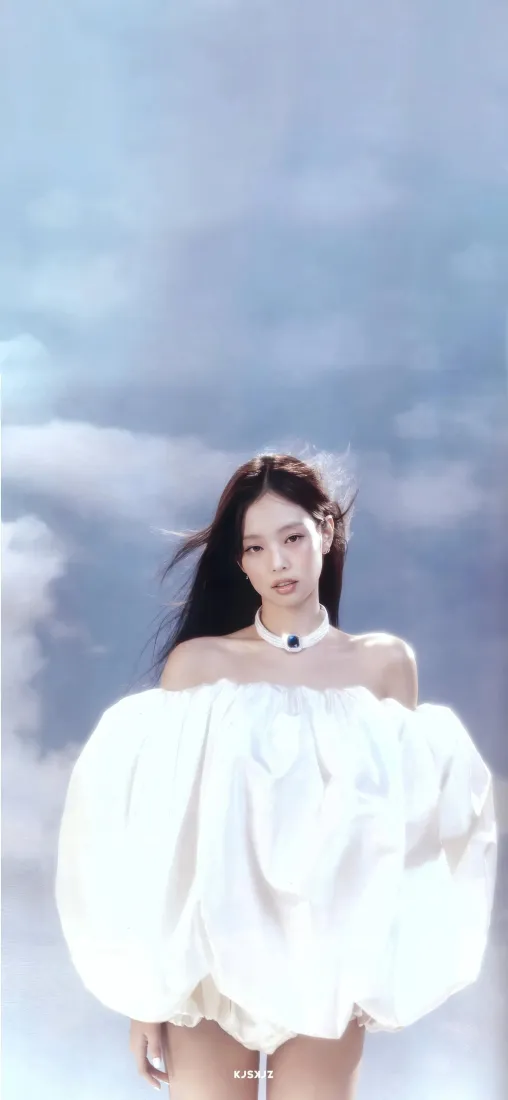 Jennie手机壁纸｜蓝天白云背景图片 - 白裙时尚写真「哲风壁纸」