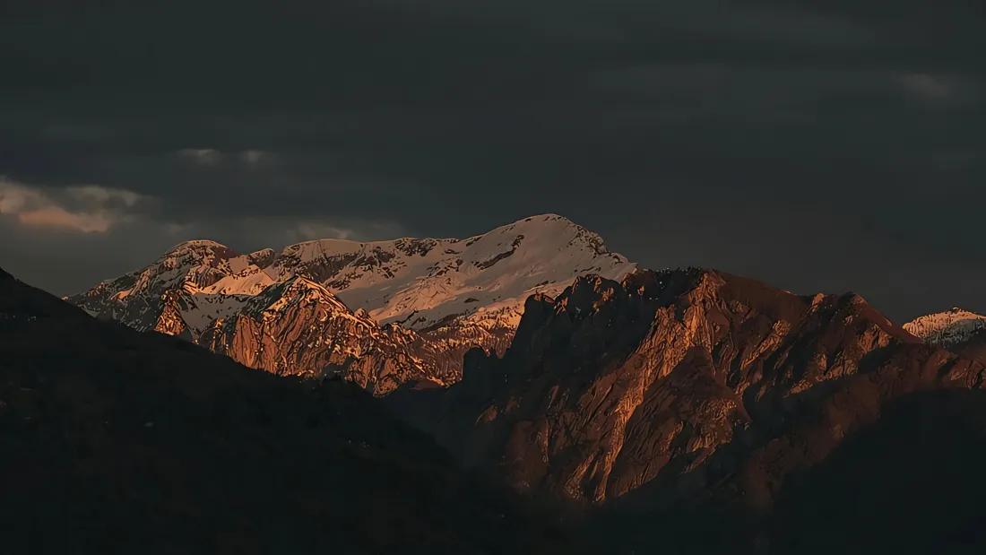 3k日照金山壁纸｜雪山日出风景背景图片 - 高山自然景观「哲风壁纸」