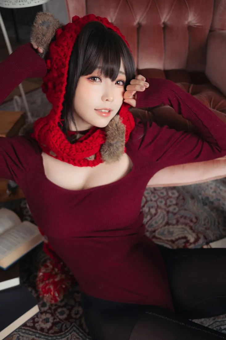 红衣美女手机壁纸｜室内沙发背景图片 - 时尚写真「哲风壁纸」