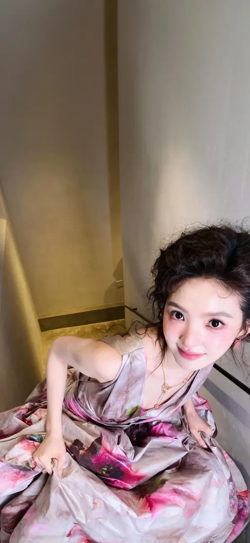 田曦薇手机壁纸｜室内穿搭背景图片 - 甜美氛围感写真「哲风壁纸」