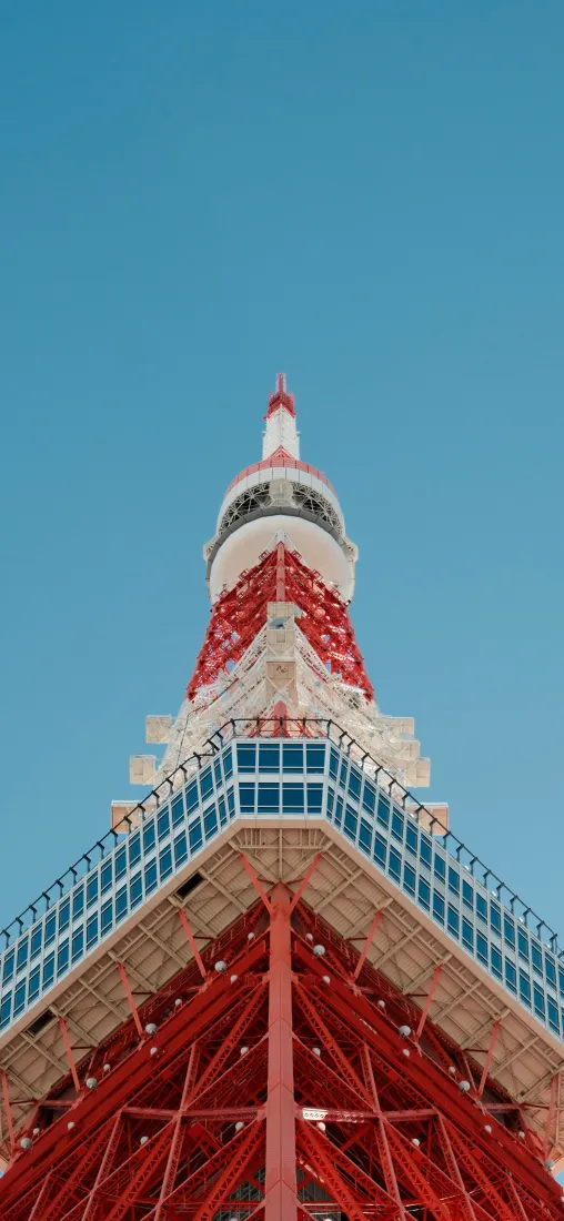东京塔手机壁纸｜蓝天仰视城市背景图片 - 日本知名地标「哲风壁纸」