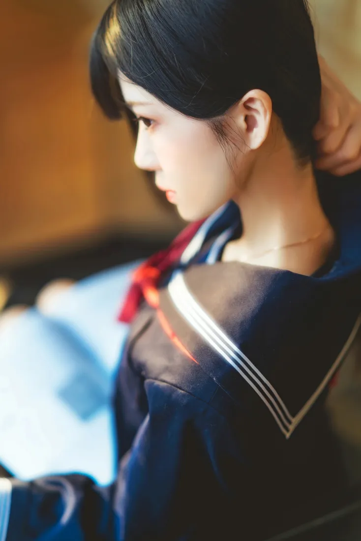 桜桃喵手机壁纸｜JK水手服背景图片 - 黑发美少女侧颜写真「哲风壁纸」