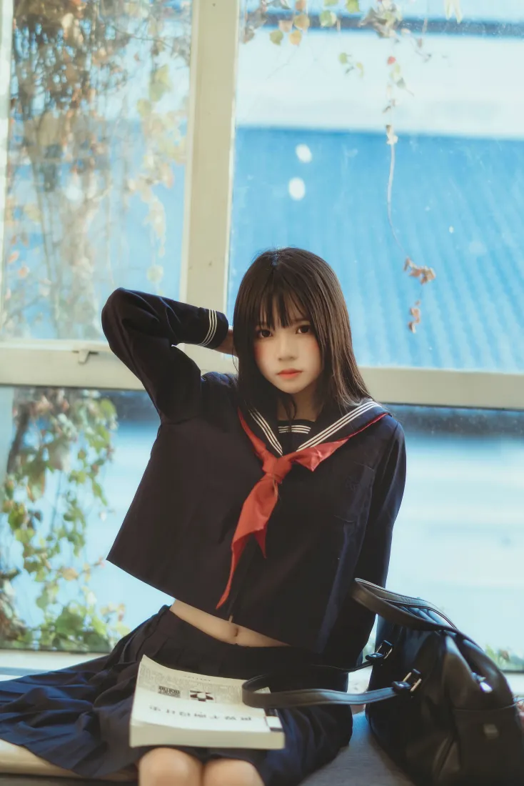 桜桃喵手机壁纸｜JK制服美少女窗边背景图片 - 日系写真「哲风壁纸」