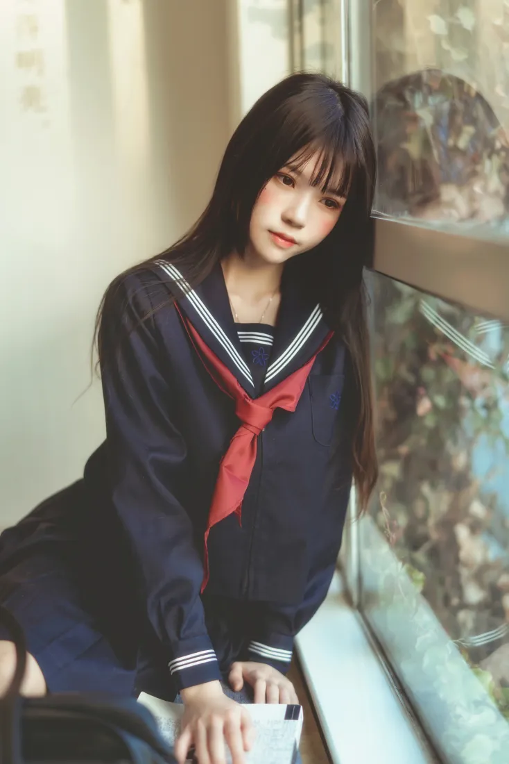 桜桃喵手机壁纸｜JK制服少女背景图片 - 窗边清纯写真「哲风壁纸」