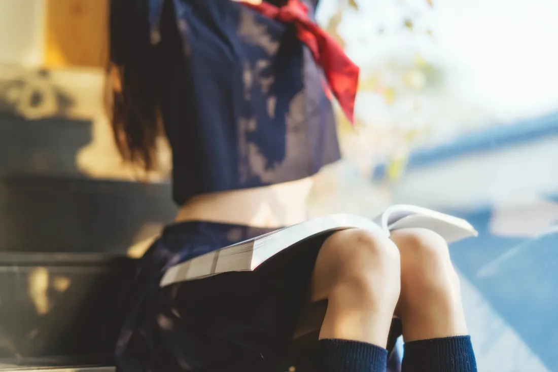 8k桜桃喵壁纸｜JK美少女背景图片 - 户外水手服写真「哲风壁纸」