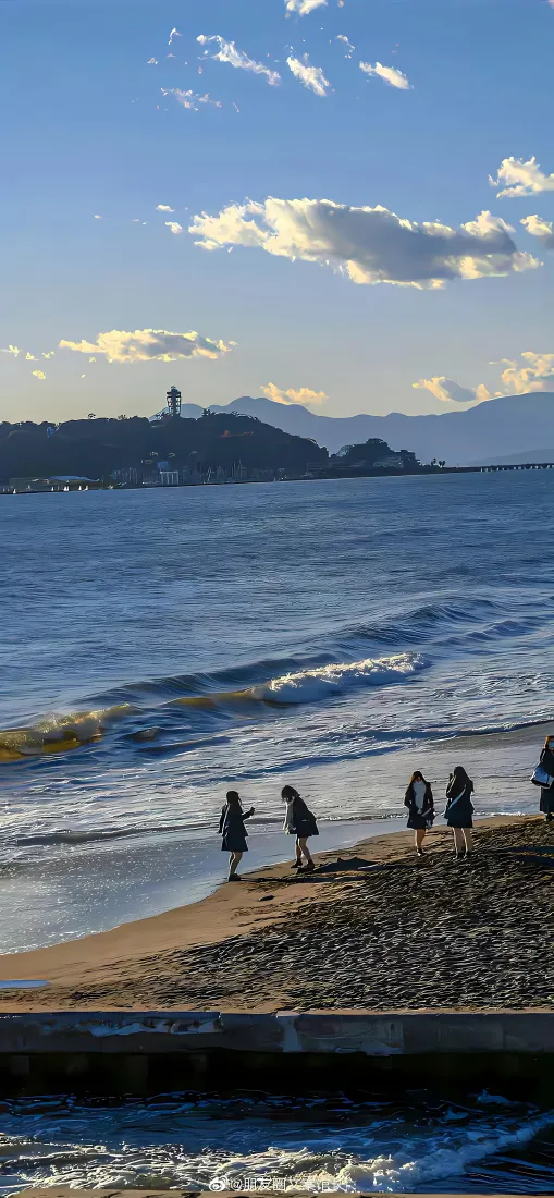 海边沙滩手机壁纸｜蓝天海浪背景图片 - 治愈舒适海滨风景「哲风壁纸」