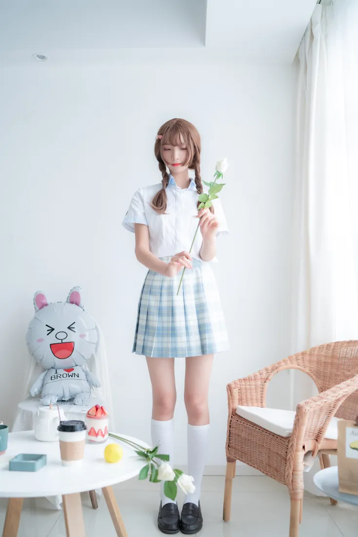 jk少女手机壁纸｜清新居家背景图片 - 甜美制服女孩「哲风壁纸」