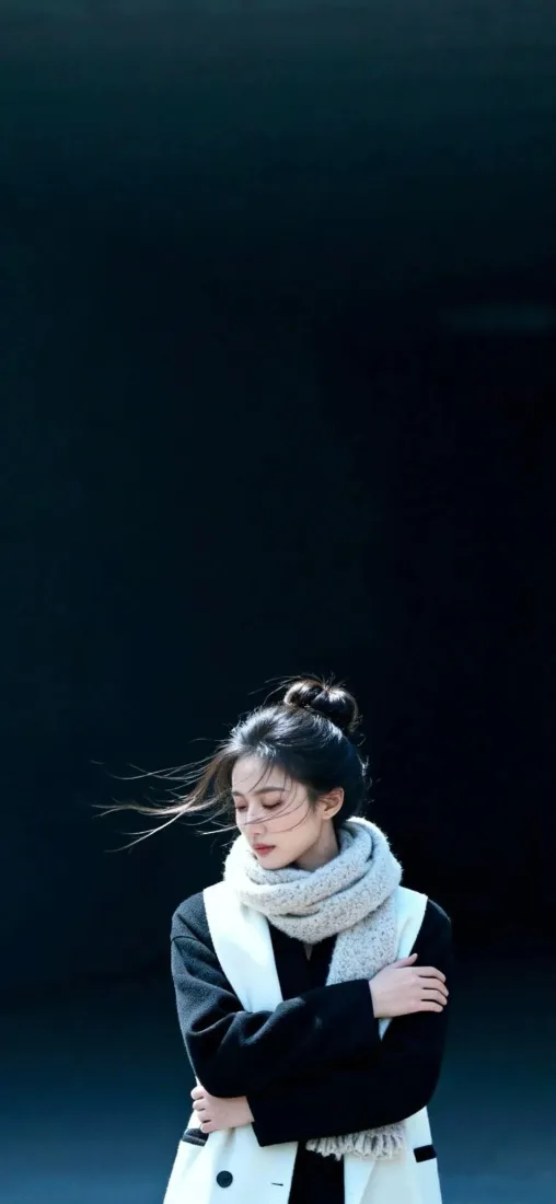 清冷美女手机壁纸｜深蓝色背景图片 - 氛围感时尚人像「哲风壁纸」