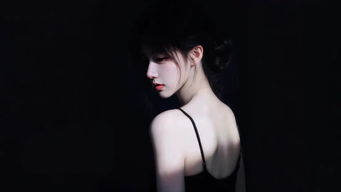 2k冷艳美女｜黑色背景图片 - 吊带露背侧脸人像「哲风壁纸」
