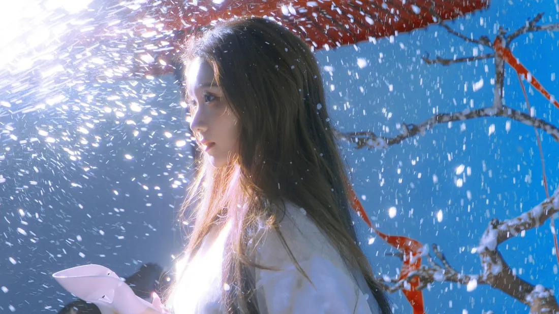 6k小龙女壁纸｜雪景红伞背景图片 - 白衣古风清冷「哲风壁纸」