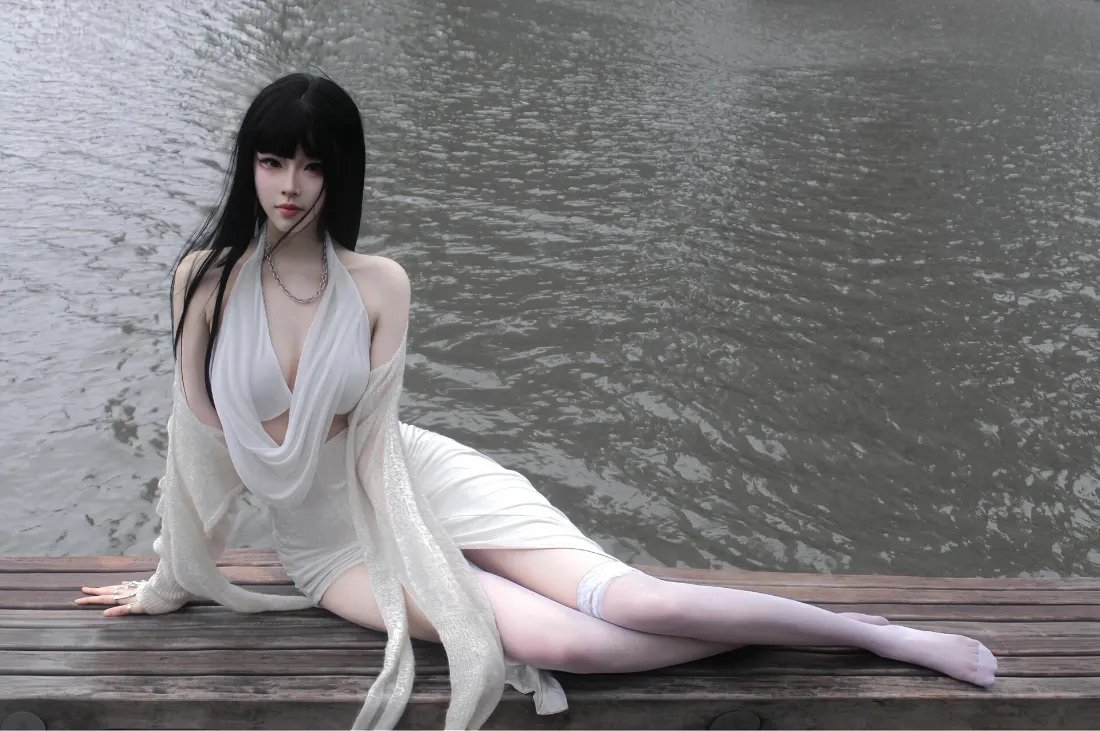 2k白衣美女｜水边木质平台背景图片 - 纯欲风黑长直白丝写真「哲风壁纸」
