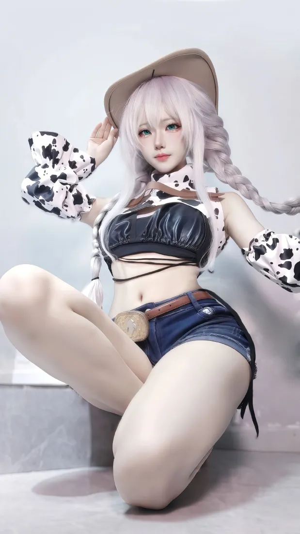 cosplay美女手机壁纸｜西部牛仔风背景图片 - 奶牛纹穿搭造型「哲风壁纸」