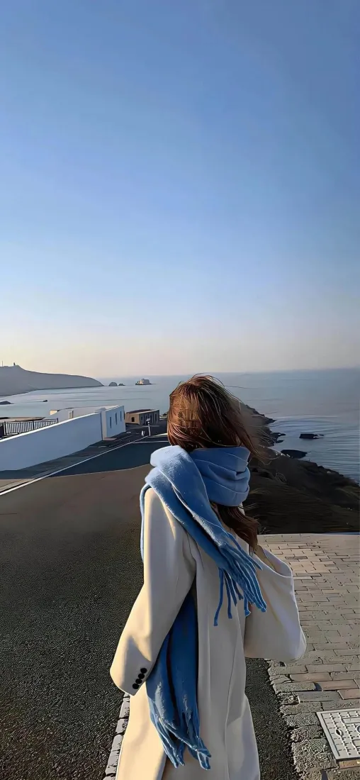 海边女生背影手机壁纸｜晴空海岸背景图片 - 治愈系氛围感「哲风壁纸」