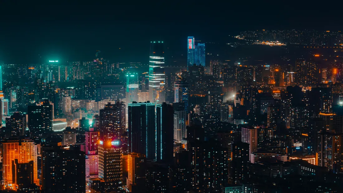 5k城市夜景壁纸｜摩天楼霓虹背景图片 - 青橙赛博风都市俯瞰「哲风壁纸」