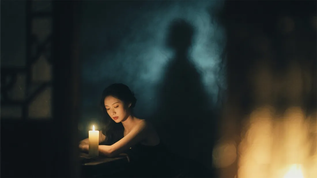 3k旗袍女子壁纸｜烛光暗室背景图片 - 淡雅古风氛围「哲风壁纸」