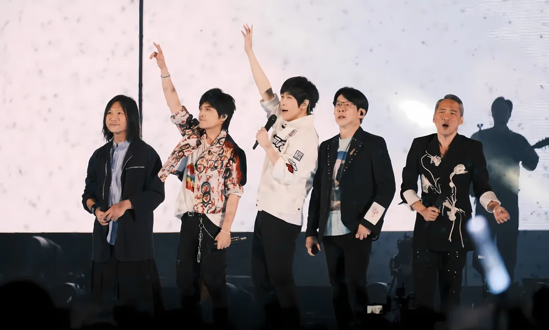 4k五月天壁纸｜演唱会舞台背景图片 - 乐队全员现场演出「哲风壁纸」