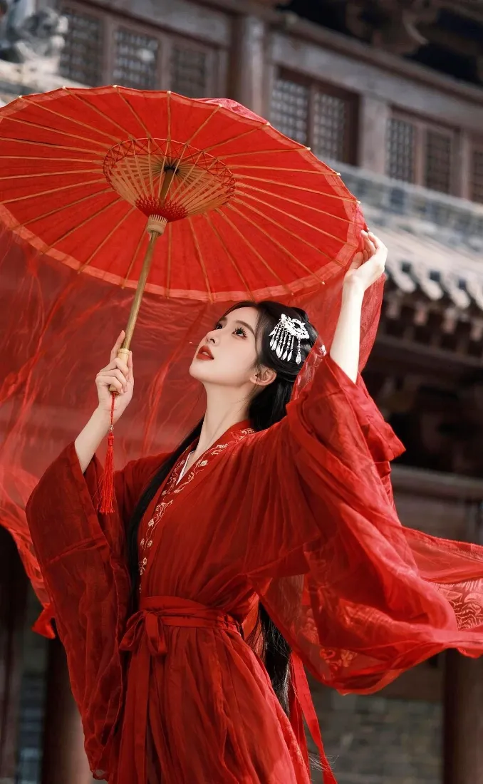 红衣古风美女手机壁纸｜红伞古装背景图片 - 古建筑氛围感「哲风壁纸」