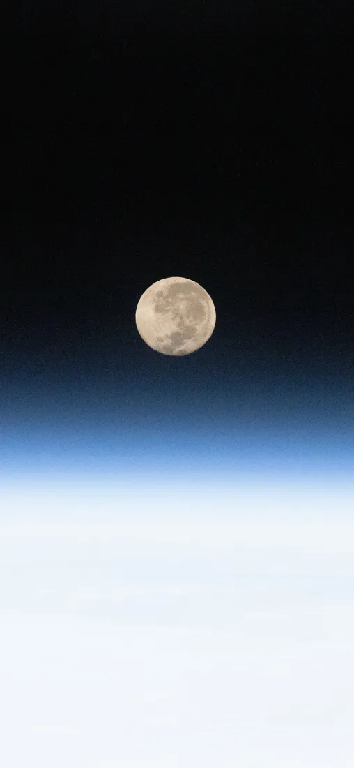 满月手机壁纸｜渐变夜空背景图片 - 静谧月色「哲风壁纸」