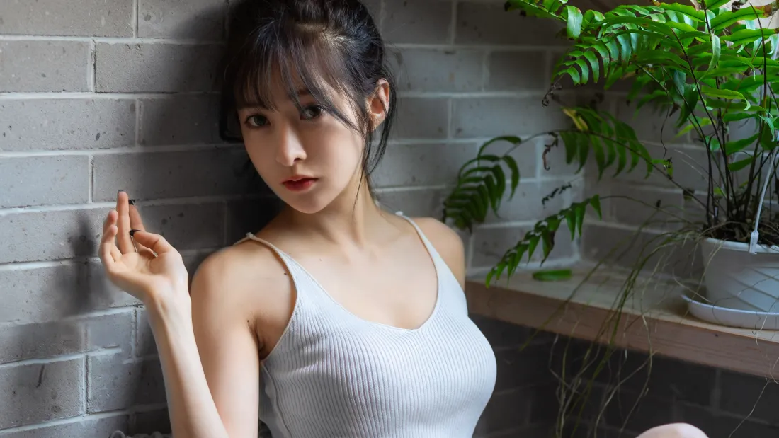 4k黑发壁纸 - 美女 - 纯欲 - 居家「哲风壁纸」