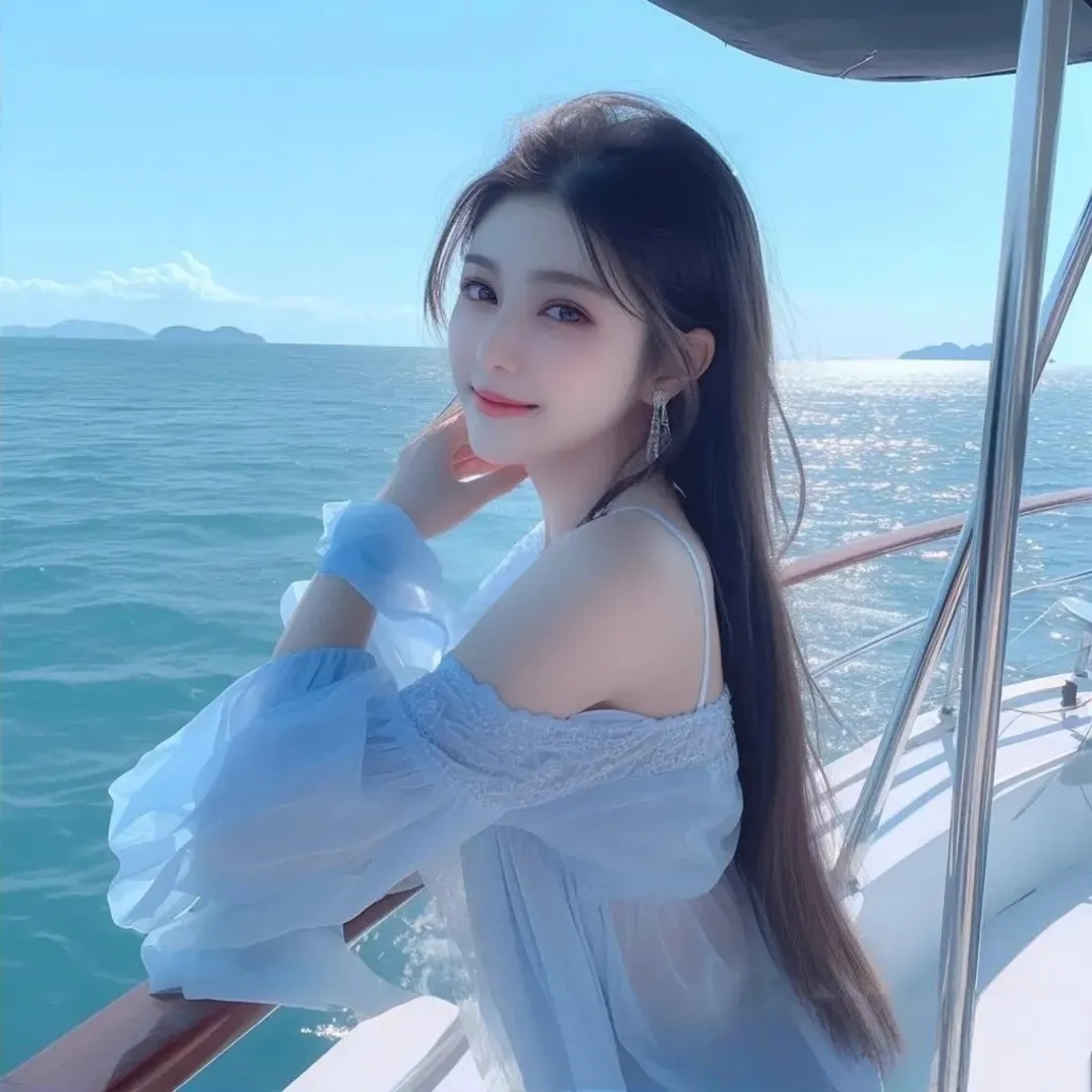 蓝衣美女手机壁纸｜游艇海景背景图片 - 长发露肩海边随拍「哲风壁纸」