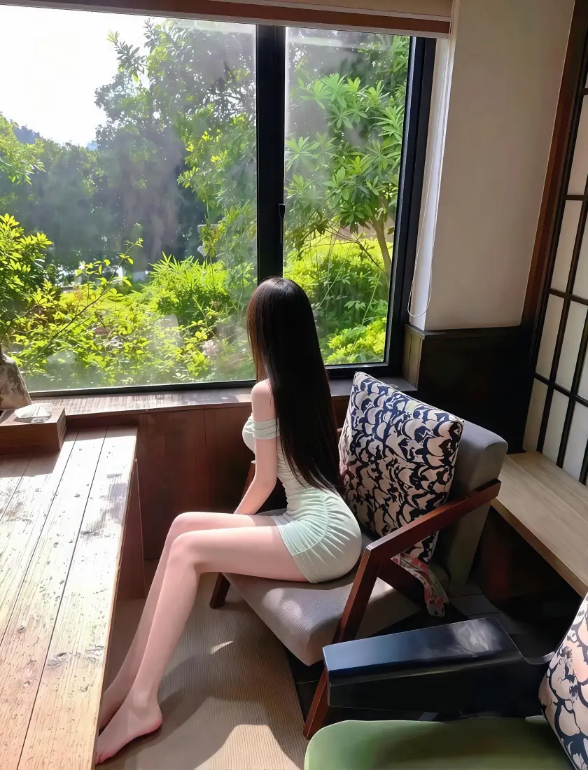 窗边美女手机壁纸｜室内居家背景图片 - 窗外绿意「哲风壁纸」
