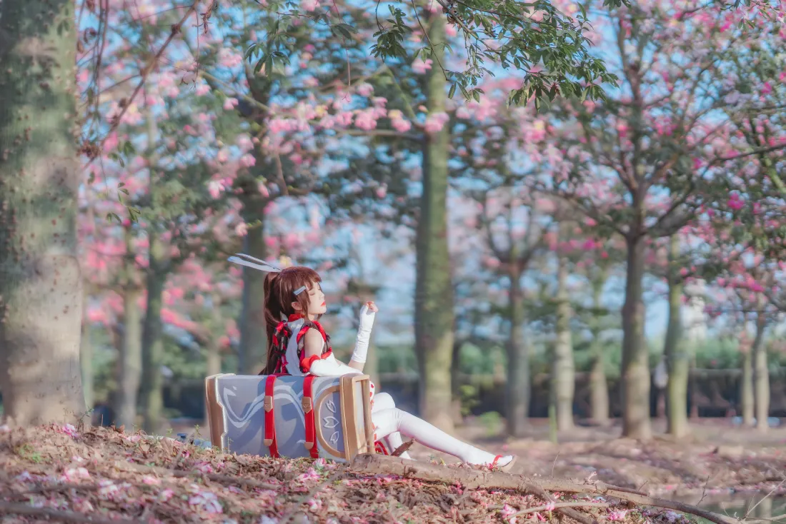8k伽罗花见巫女壁纸｜樱花林户外背景图片 - 桜桃喵cosplay「哲风壁纸」