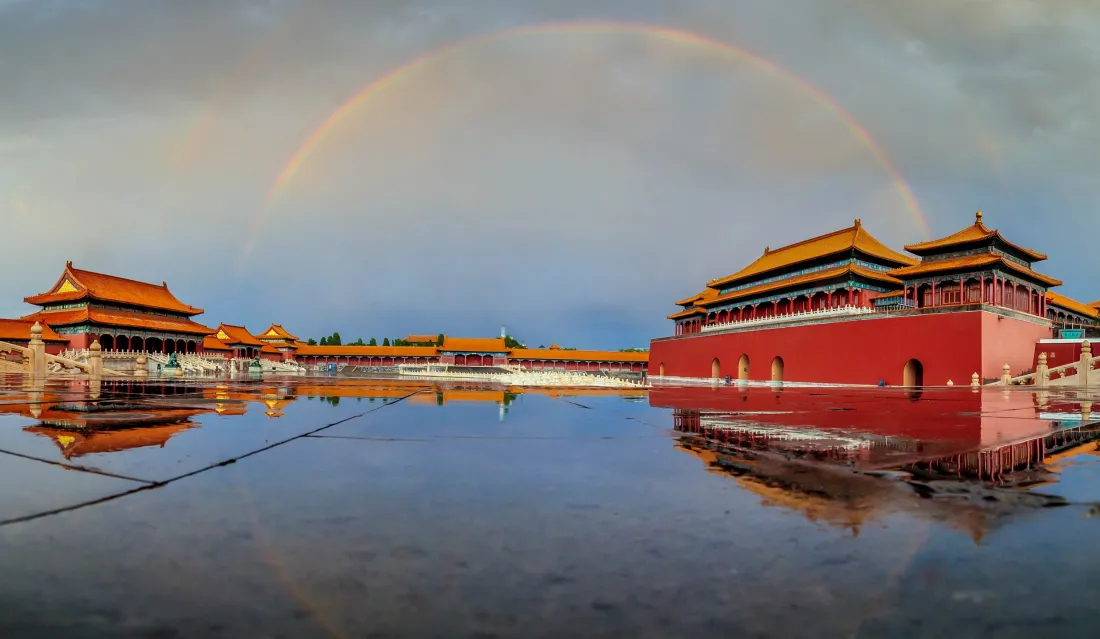 2k紫禁城午门壁纸｜雨后彩虹背景图片 - 红墙黄瓦水面倒影「哲风壁纸」