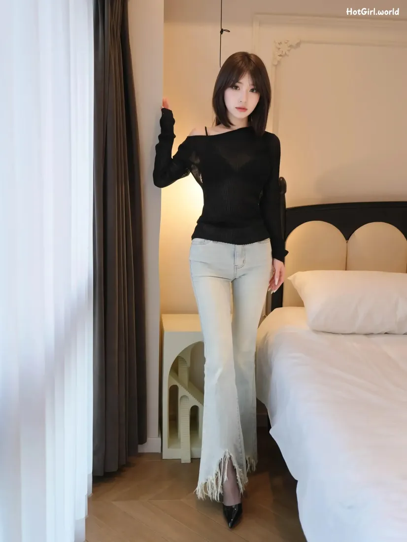 短发美女手机壁纸｜卧室背景图片 - 黑上衣白流苏喇叭裤穿搭「哲风壁纸」