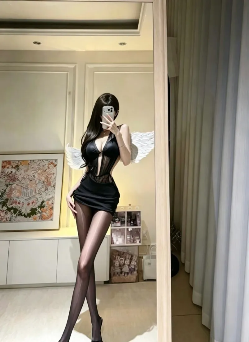 黑丝美女对镜自拍手机壁纸｜御姐穿搭背景图片 - 性感好身材「哲风壁纸」