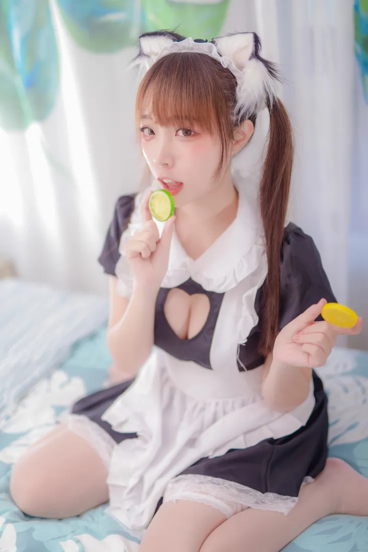 二佐Nisa猫耳女仆手机壁纸｜白丝cosplay背景图片 - 甜妹棒棒糖「哲风壁纸」