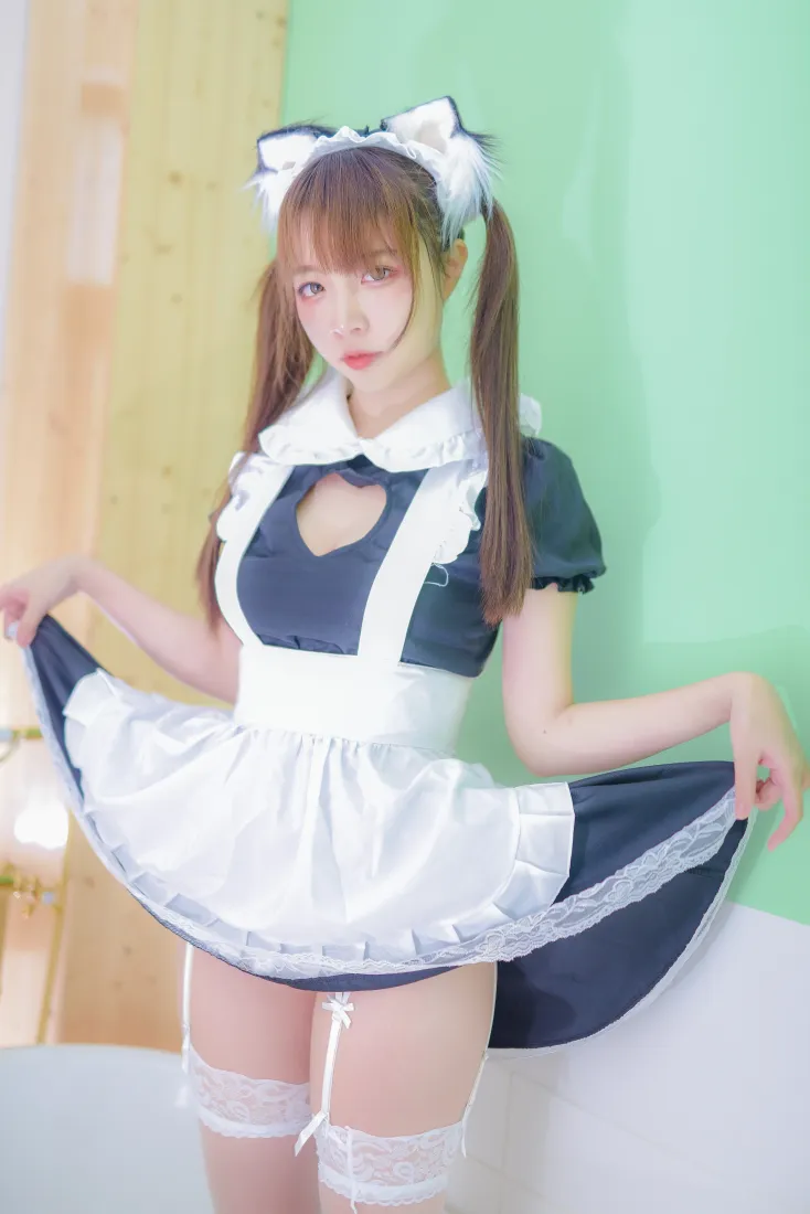 二佐Nisa手机壁纸｜猫耳女仆背景图片 - 白丝双马尾cosplay「哲风壁纸」