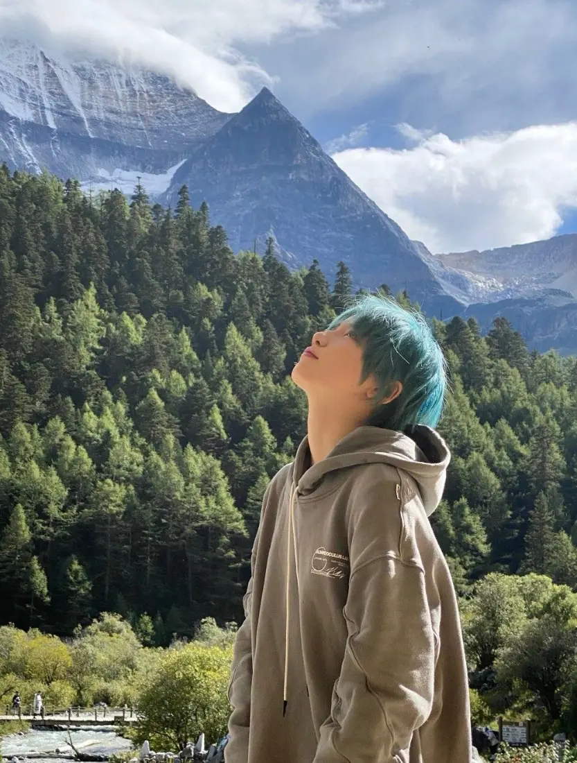4k森林壁纸 - 户外 - 雪山 - 少年「哲风壁纸」