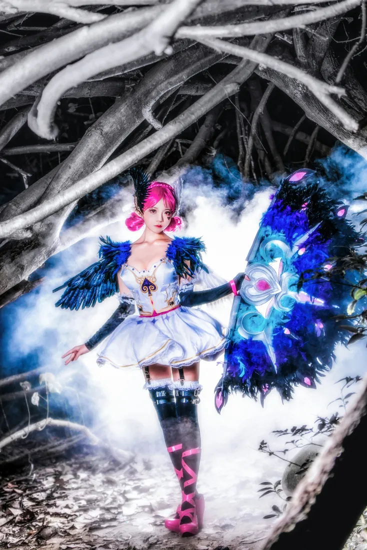 小乔天鹅之梦手机壁纸｜暗黑森林背景图片 - 桜桃喵cosplay「哲风壁纸」
