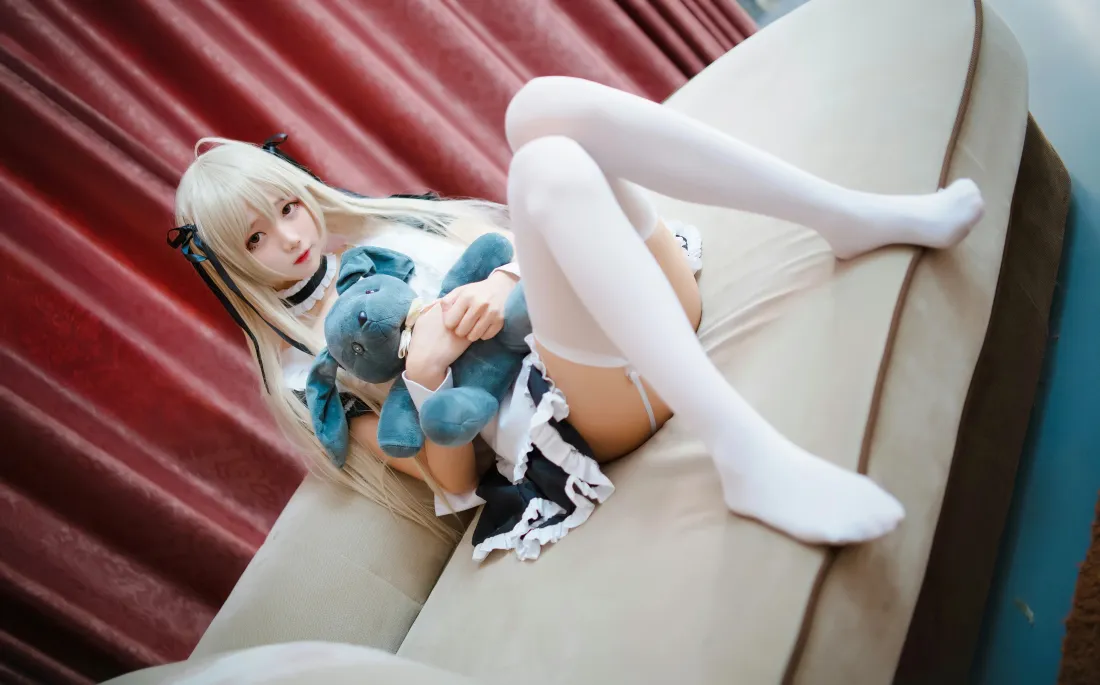 8k春日野穹壁纸｜穹妹女仆白丝背景图片 - 五更百鬼cosplay「哲风壁纸」