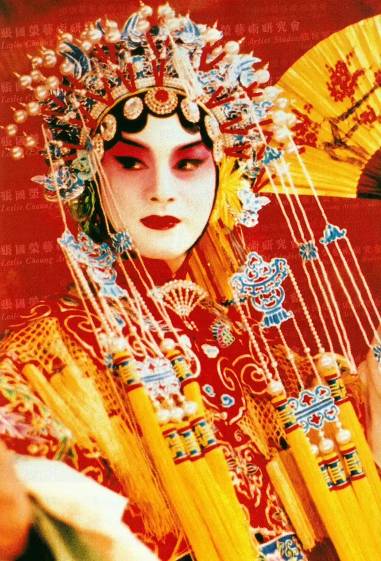 张国荣京剧青衣手机壁纸｜红色戏服背景图片 - 凤冠戏曲「哲风壁纸」