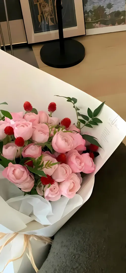 粉玫瑰花束手机壁纸｜浪漫花艺背景图片 - 温柔礼物「哲风壁纸」