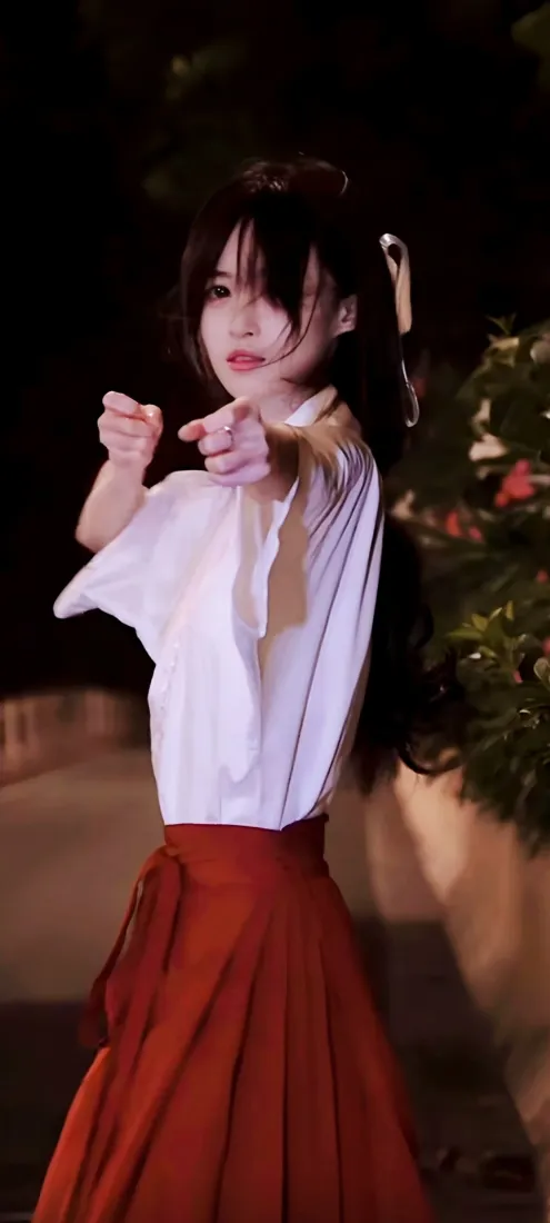 红衣少女手机壁纸｜夜晚街景背景图片 - 白衫长发可爱女生「哲风壁纸」