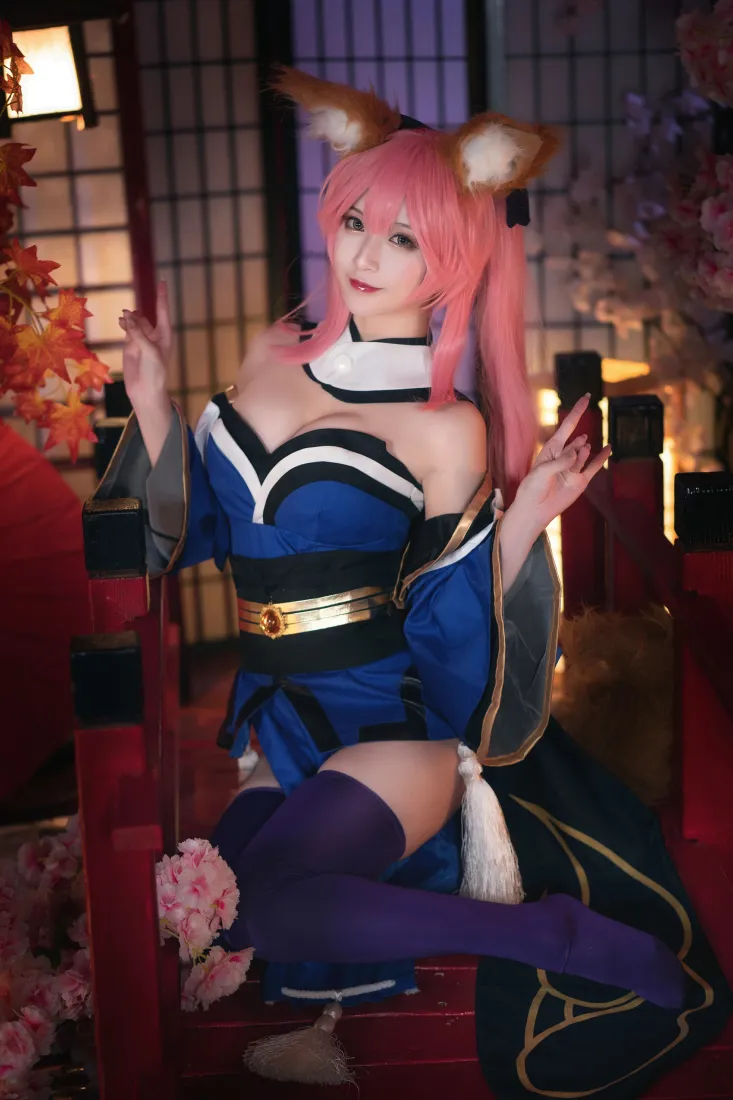 玉藻前手机壁纸｜Fate狐耳cos背景图片 - 蓝紫和服装「哲风壁纸」