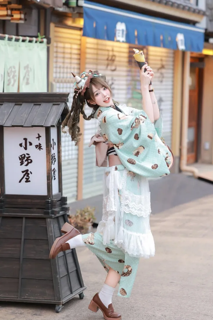 和服少女｜日式街拍背景图片 - 元气可爱浅绿穿搭「哲风壁纸」