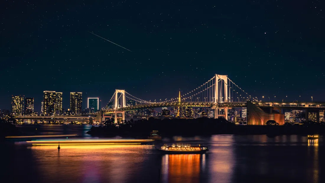 4k彩虹大桥壁纸｜东京湾夜景背景图片 - 城市灯火「哲风壁纸」