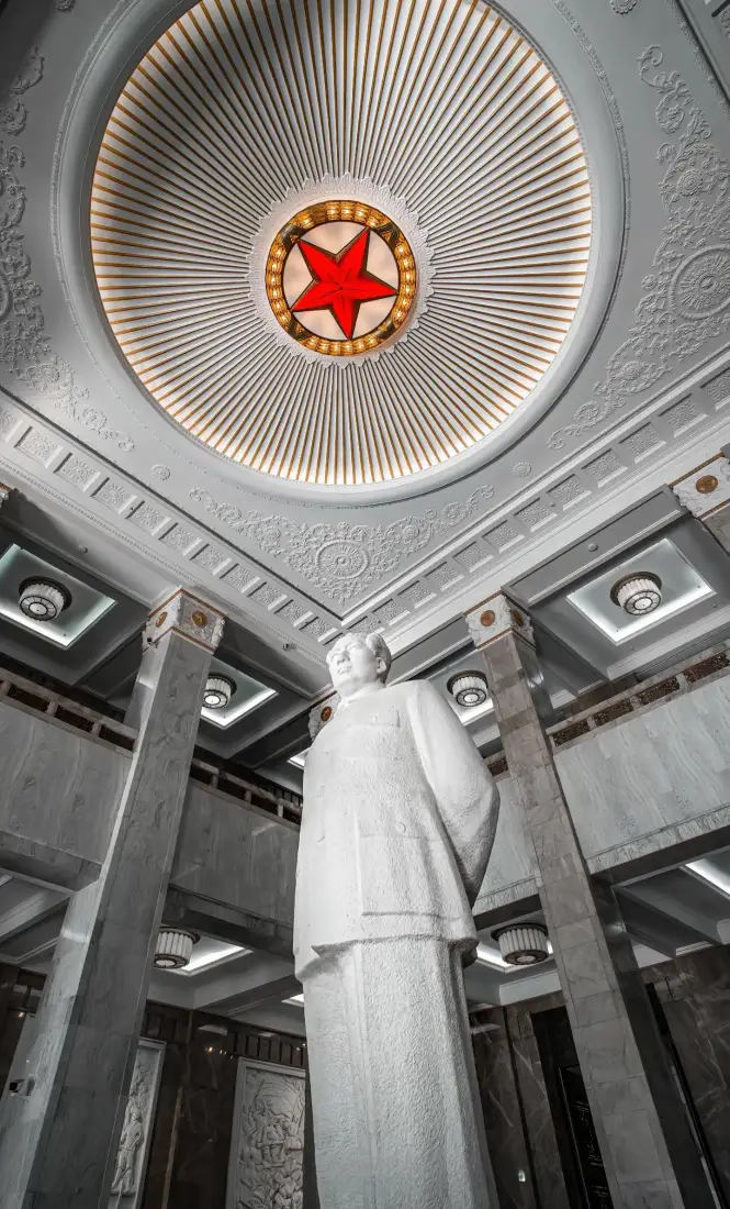 毛主席雕像手机壁纸｜红五星穹顶背景图片 - 庄严肃穆纪念堂「哲风壁纸」