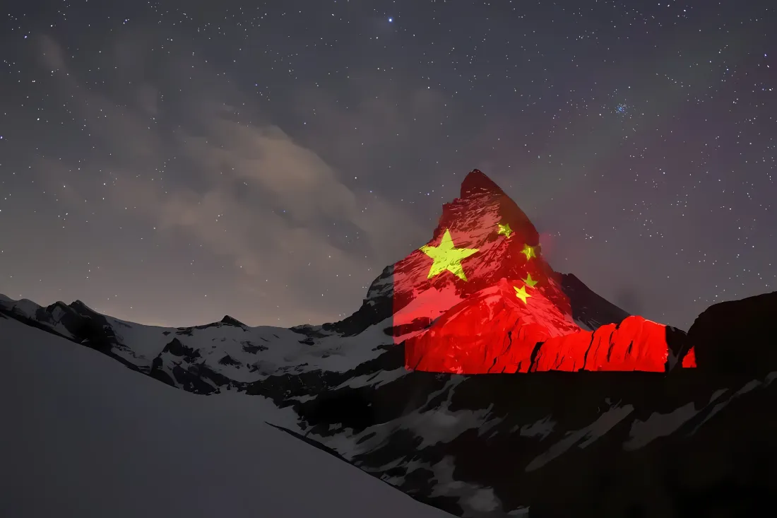 2k五星红旗｜雪山星空背景图片 - 国旗山峰夜景「哲风壁纸」