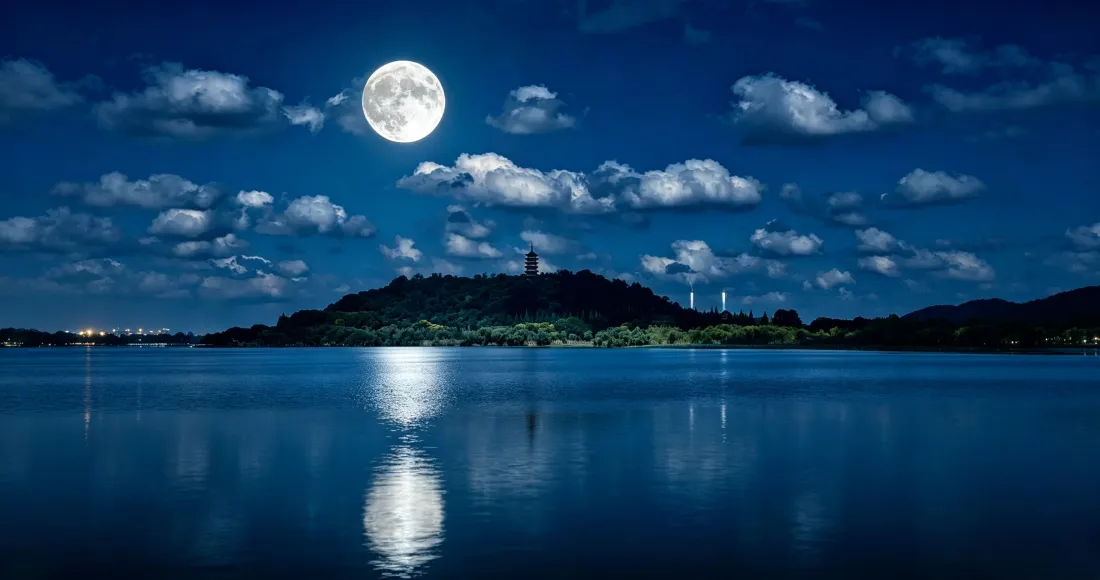 3k满月湖面壁纸｜背景图片 - 月夜山水静谧夜景「哲风壁纸」