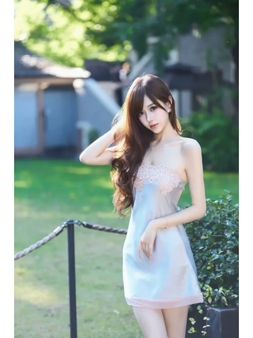 粉裙长发美女手机壁纸｜户外草坪背景图片 - 清新氛围感写真「哲风壁纸」
