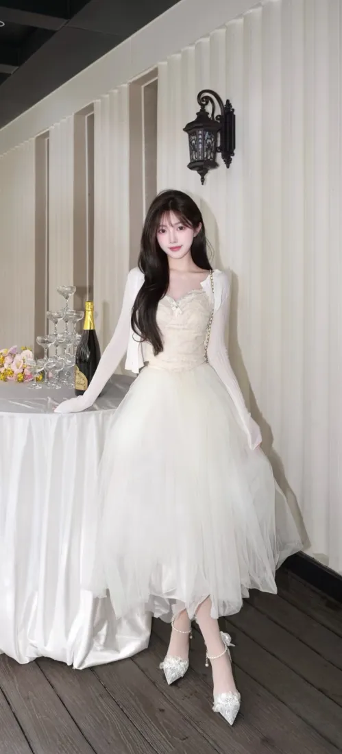 白纱长裙美女手机壁纸｜宴会背景图片 - 优雅纯欲婚纱造型「哲风壁纸」